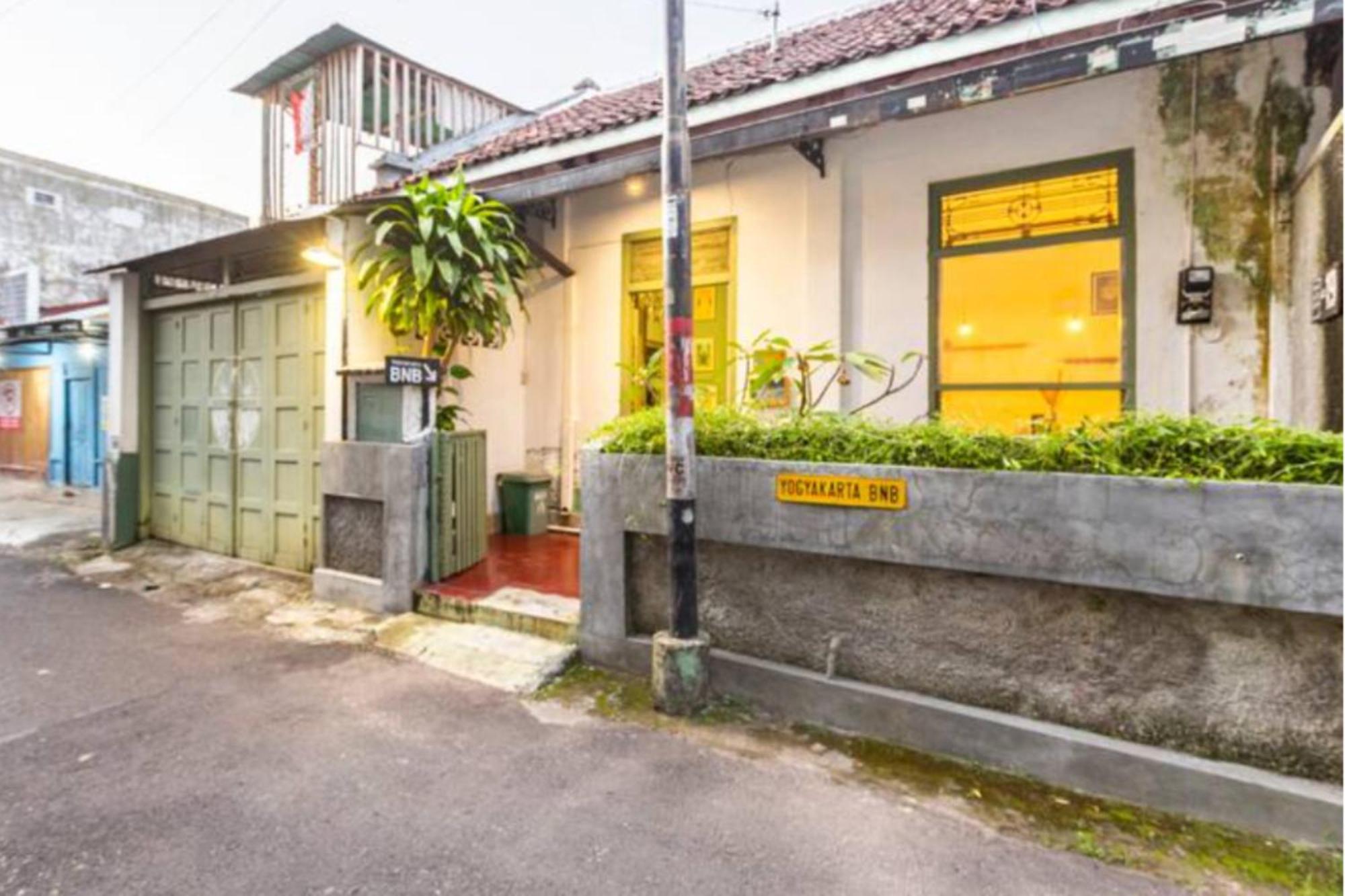 Yogyakarta Bnb Malioboro Екстер'єр фото